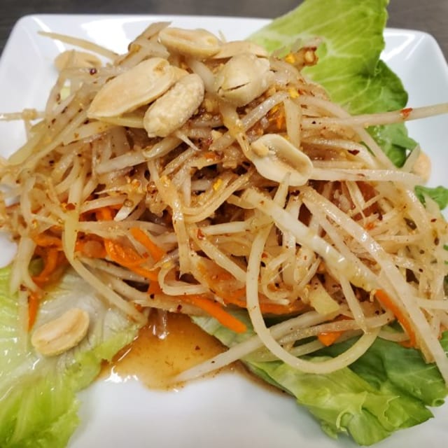 S9 Som Tum (Papaya Salad).