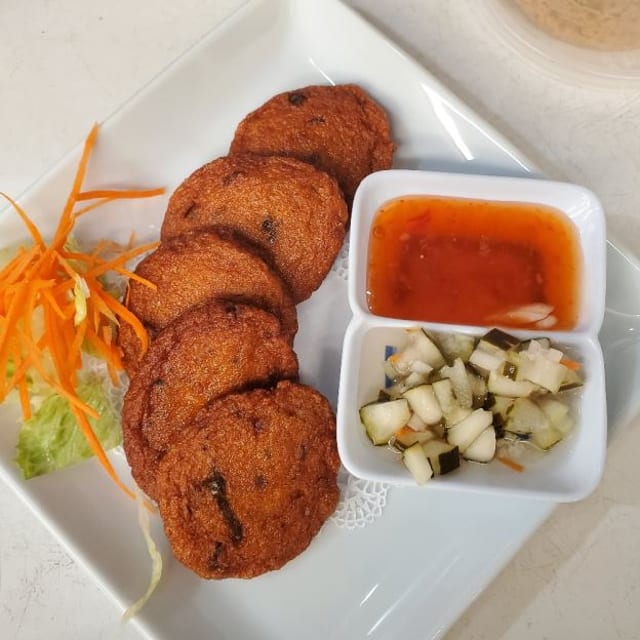 A7 Tod Mun (Prawn Cake).